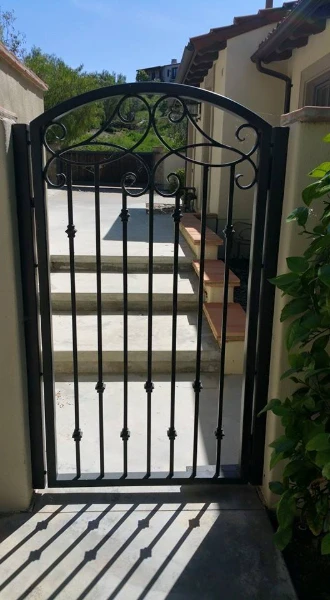 Fence Installer